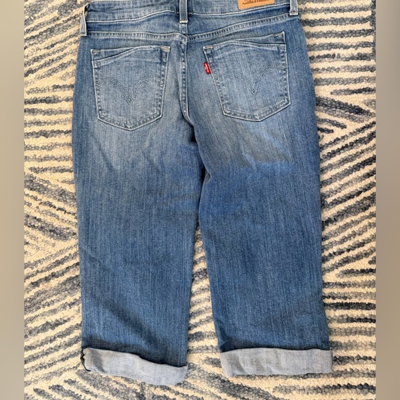Levi's Jeans Clam Digger Capri Blue Denim Medium Distressed Wash Women's 4 Cuffs - Picture 3 of 7